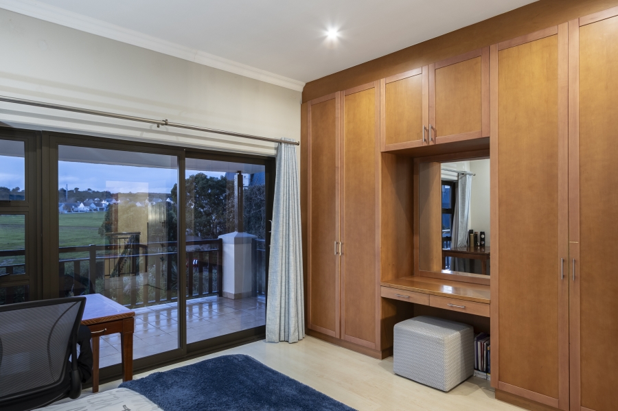 5 Bedroom Property for Sale in De Wijnlanden Residential Estate Western Cape